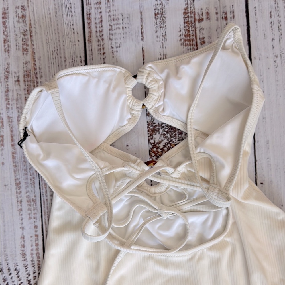 Shade & Shore Double Ring Ribbed One Piece Swimsuit Small NWT - Picture 7 of 12